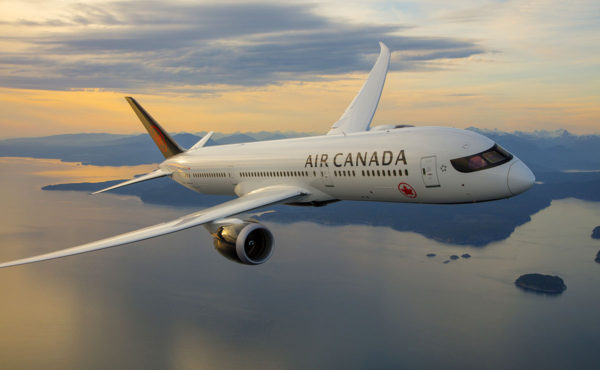 Air Canada suspende 17 rutas hasta finales de abril